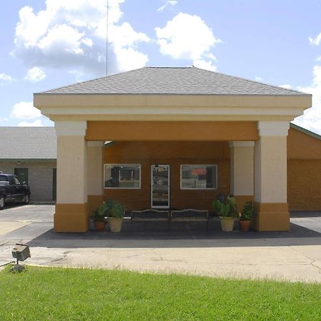 America'S Best Inn And Suites Емпория Екстериор снимка