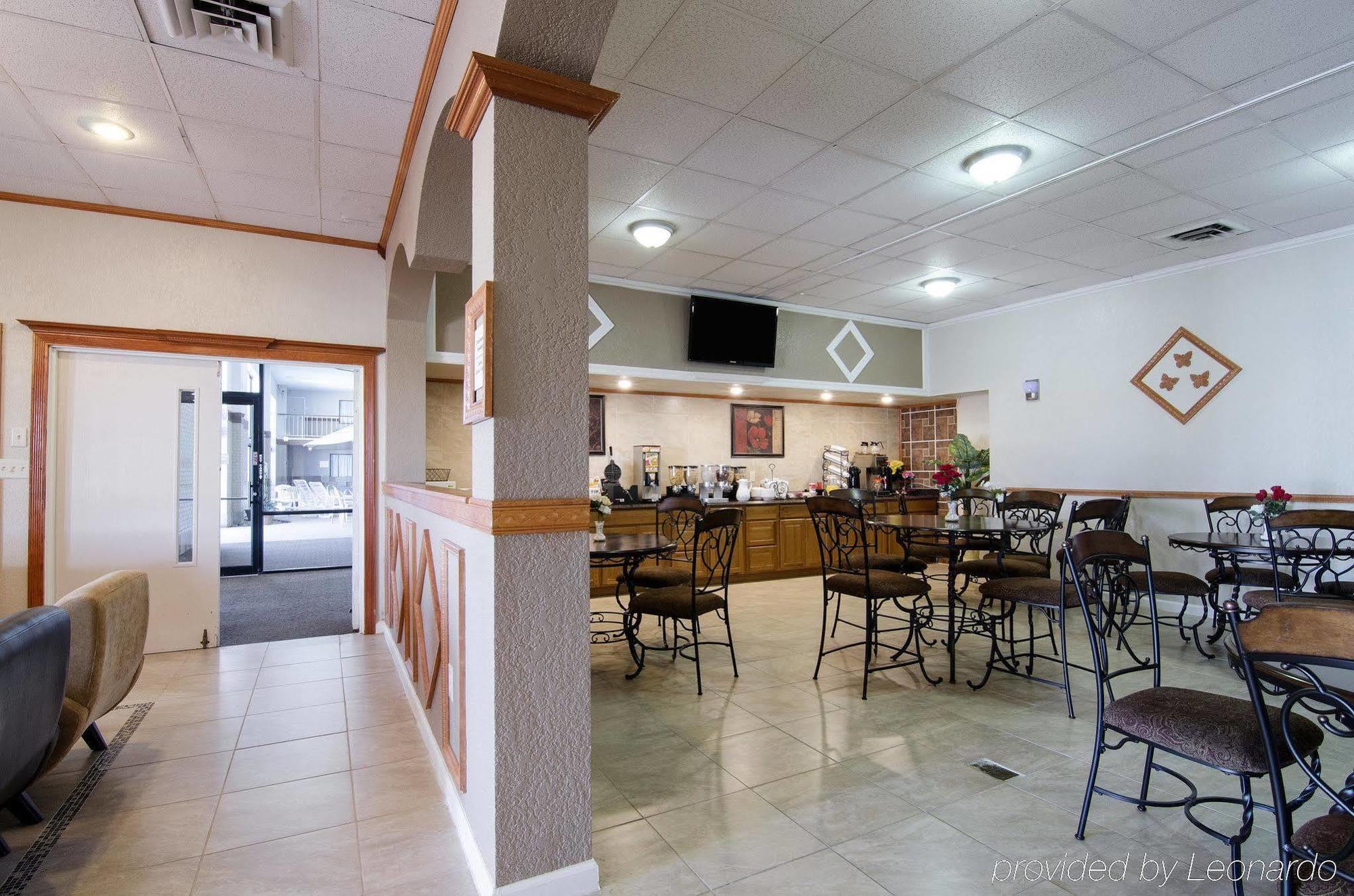 America'S Best Inn And Suites Емпория Екстериор снимка